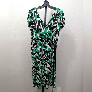 3/$14 Green and Black Leaf Print Dress